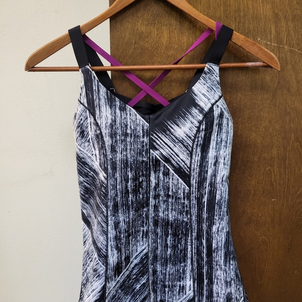 Lululemon Tank Top With Built In Bra Size 2